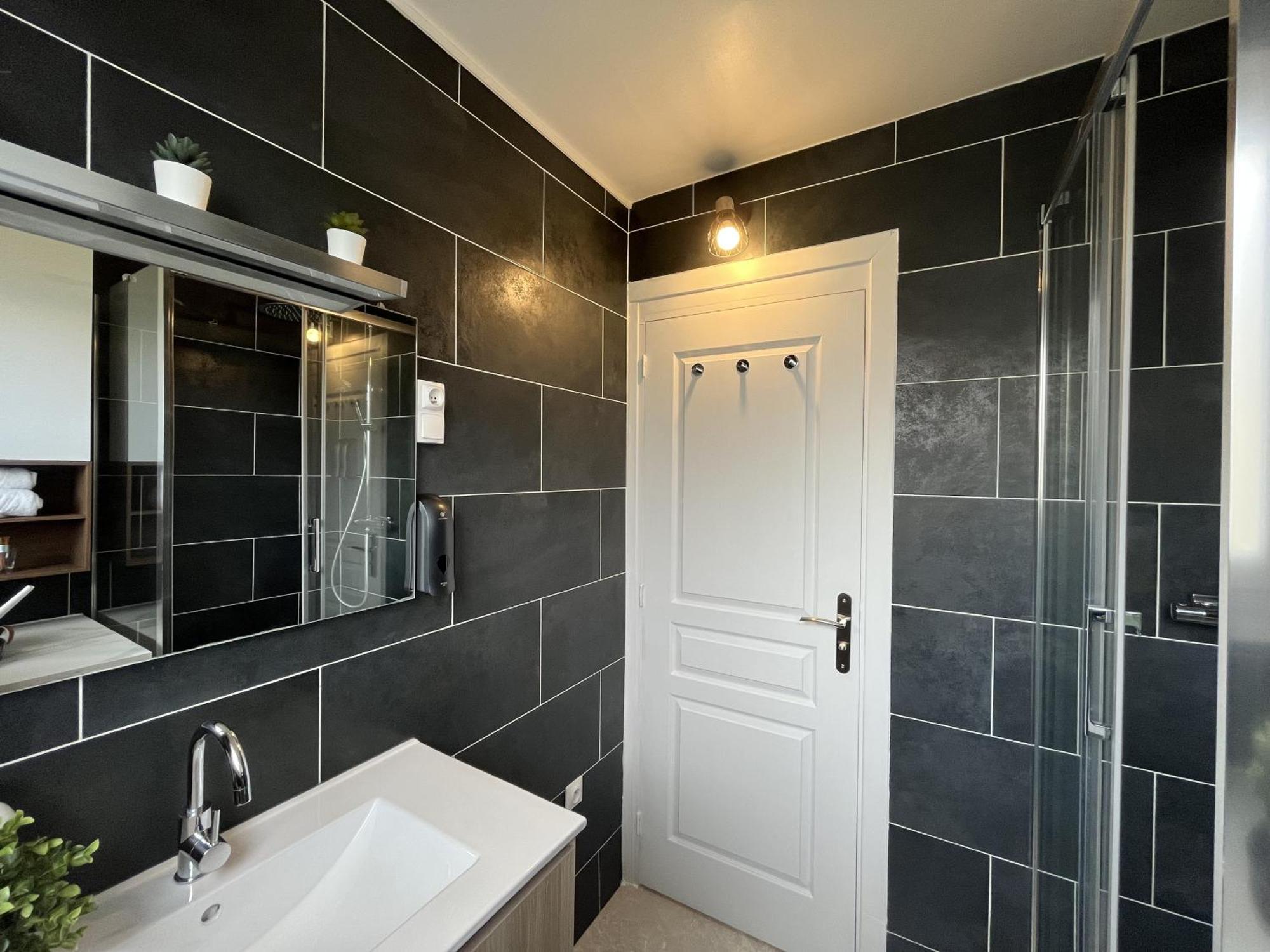 Entire 60M2 Apartment - Close To Paris - Parking - Kitchen - 2Min Rerb - Olympic'24 Бур-ла-Рен Екстериор снимка
